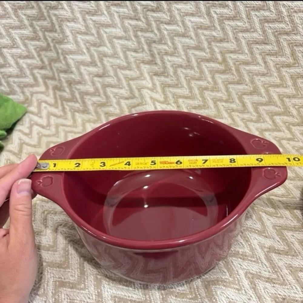 Chantal 1.75 Quart Red Apple Casserole Dish With Lid